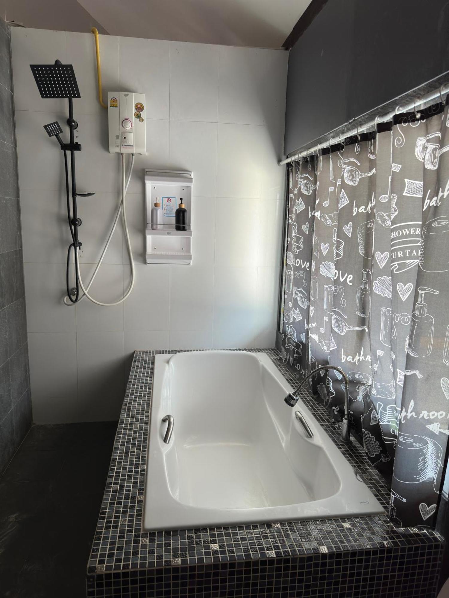 Mbar Hostel Haad Rin Εξωτερικό φωτογραφία