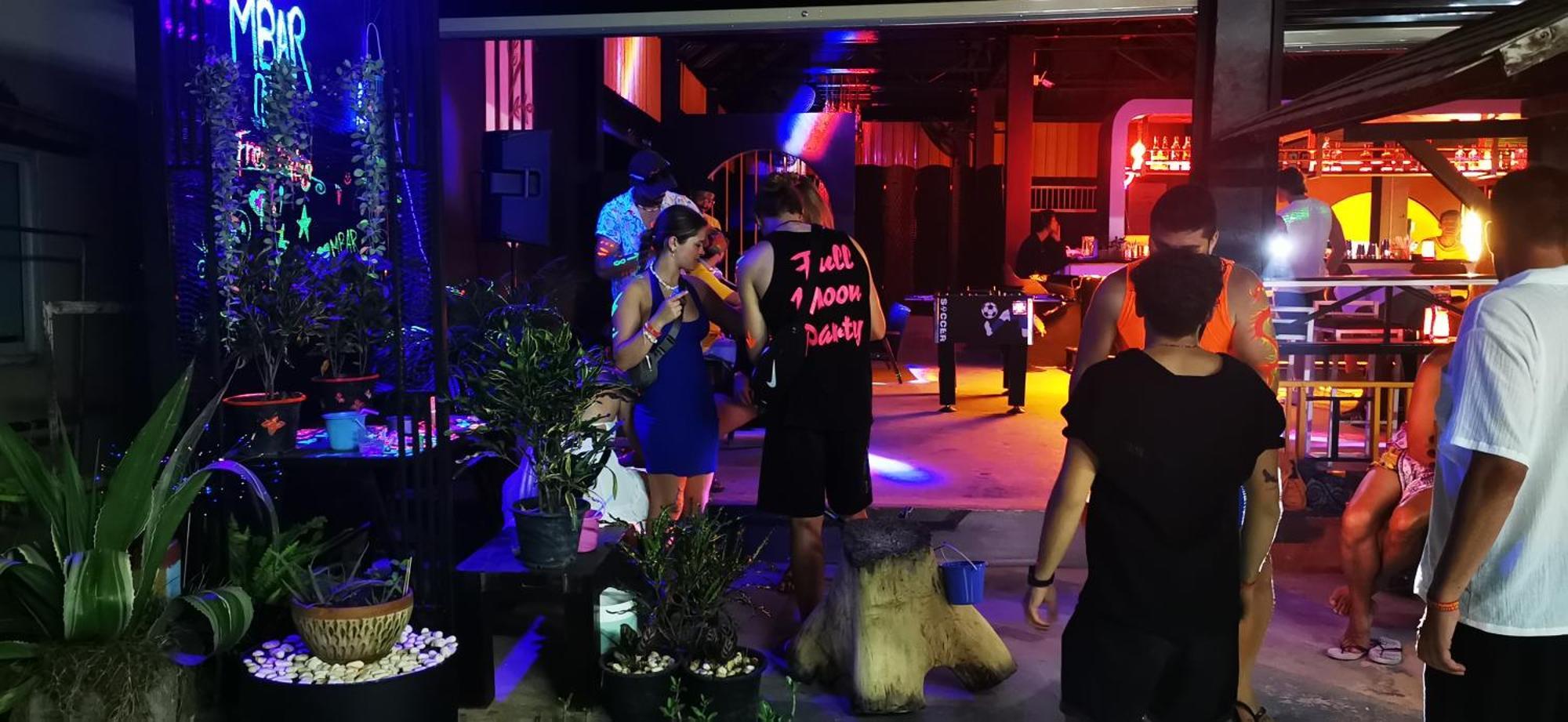 Mbar Hostel Haad Rin Εξωτερικό φωτογραφία